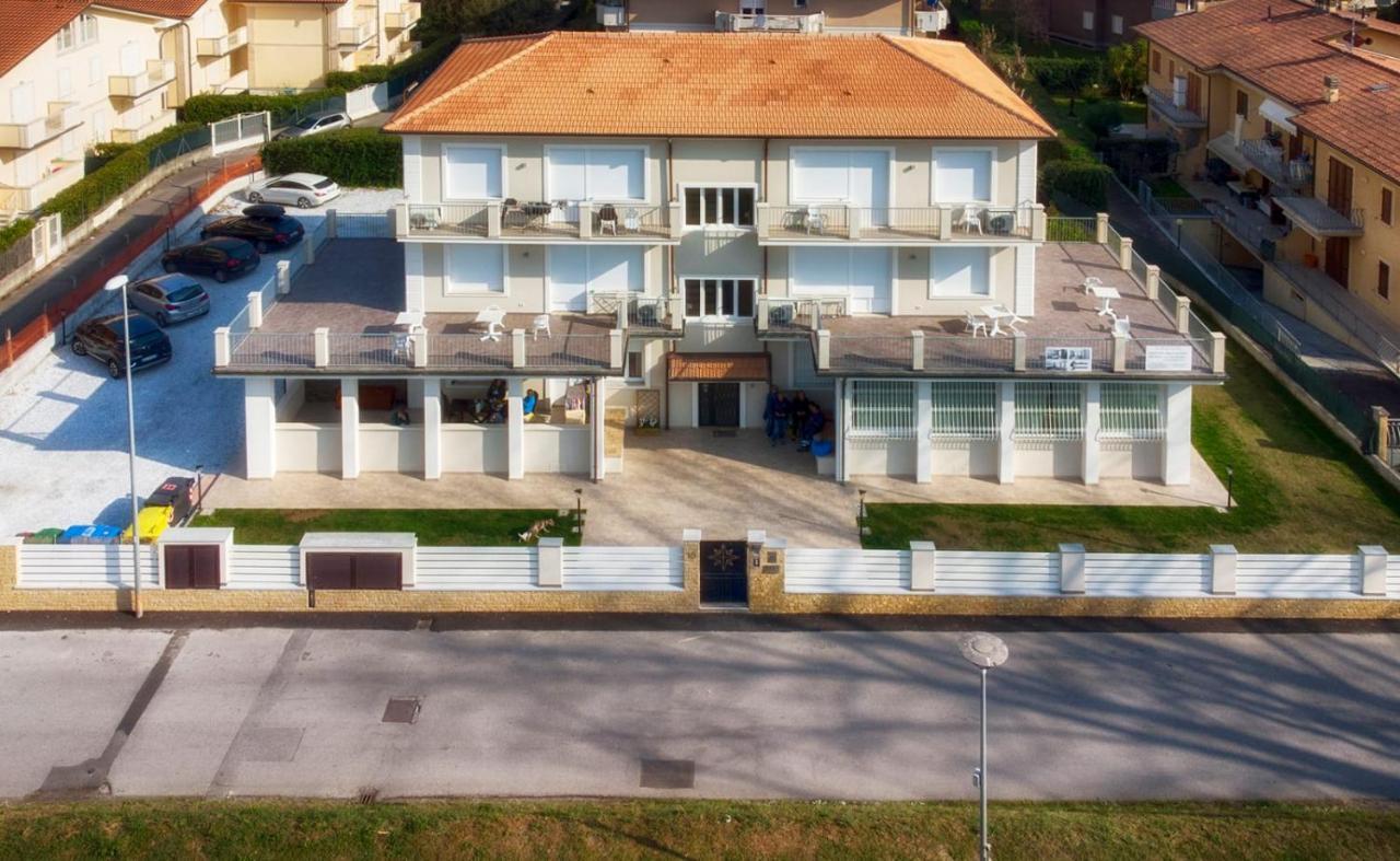 Residence Deamarina 马里纳迪马萨 外观 照片