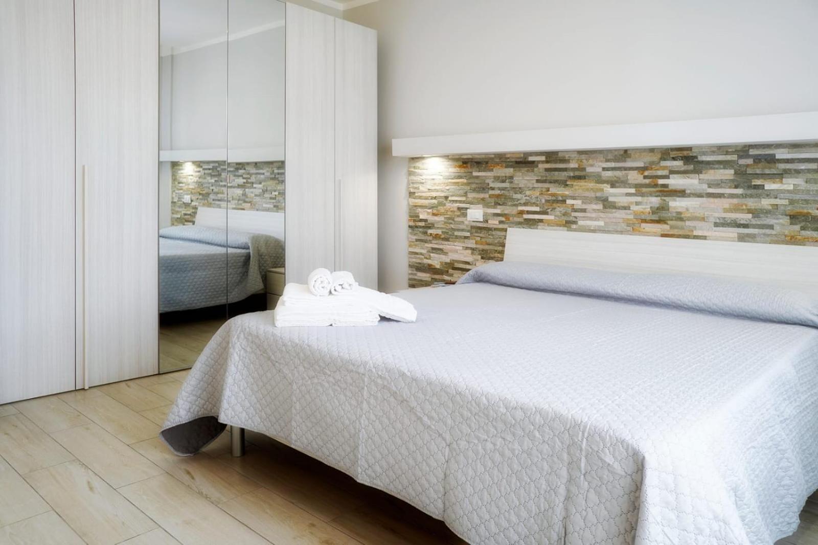Residence Deamarina 马里纳迪马萨 外观 照片